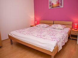 Romantic Apartment With big Garden and Grill