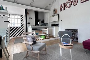 Quirky Seaside Family Cottage, Walk to the Waves!