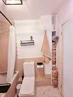 Quirky Seaside Family Cottage, Walk to the Waves!