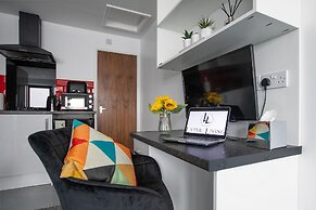 Leicester's Lyter Living