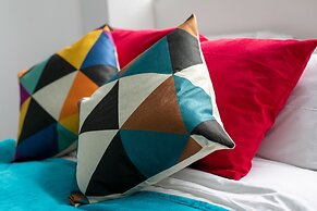 Leicester's Lyter Living