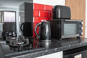 Leicester's Lyter Living