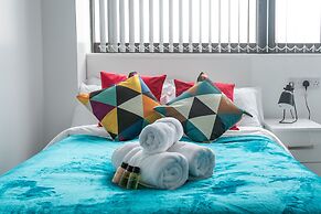 Leicester's Lyter Living