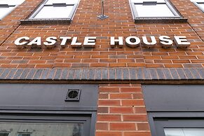 Leicester's Lyter Living