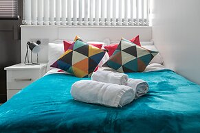 Leicester's Lyter Living