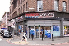 Leicester's Lyter Living