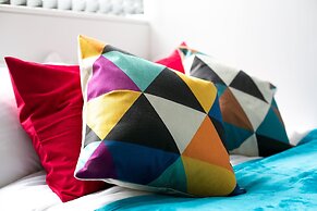 Leicester's Lyter Living