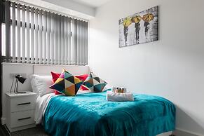 Leicester's Lyter Living