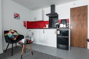 Leicester's Lyter Living