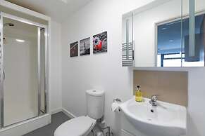 Leicester's Lyter Living