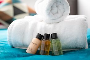 Leicester's Lyter Living