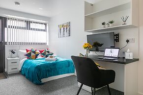 Leicester's Lyter Living