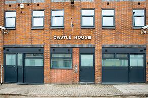 Leicester's Lyter Living