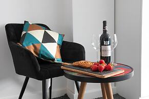 Leicester's Lyter Living