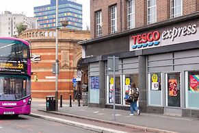 Leicester's Lyter Living