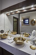 Helguera Palacio Boutique & Antique