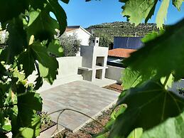 Spacious Apartment w. Balcony, big Garden & Grill