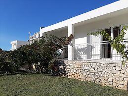 Spacious Apartment w. Balcony, big Garden & Grill