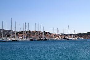 Spacious Apartment w. Balcony, big Garden & Grill