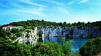 Spacious Apartment w. Balcony, big Garden & Grill