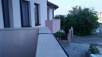 Remarkable 2-bed Apartment in Aleksandrovo