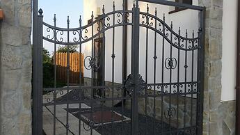 Remarkable 2-bed Apartment in Aleksandrovo