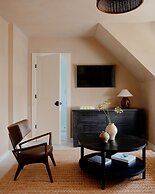 The James Bradley Hotel