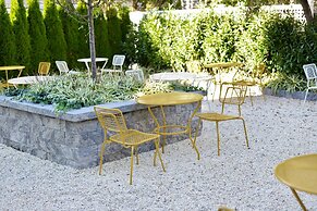 The James Bradley Hotel