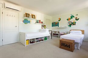 Somerset Square by Onefinestay