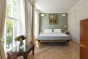 Somerset Square by Onefinestay