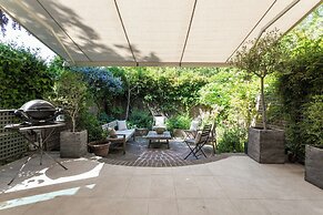 Somerset Square by Onefinestay