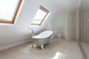 Somerset Square by Onefinestay