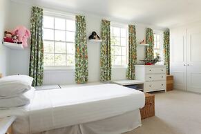 Somerset Square by Onefinestay