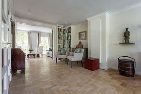 Somerset Square by Onefinestay