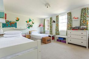 Somerset Square by Onefinestay