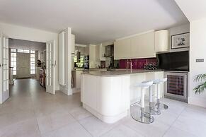 Somerset Square by Onefinestay