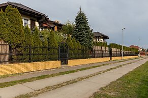 Holiday House Near the Beach by Renters