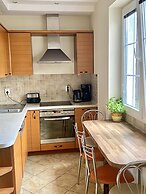 Holiday House Near the Beach by Renters