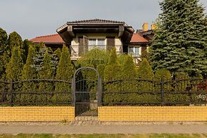 Holiday House Near the Beach by Renters