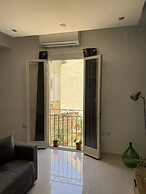 Sunset Modern Apt - Near Beach, Wifi & Cable TV