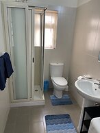 Sunset Modern Apt - Near Beach, Wifi & Cable TV