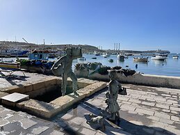 Sunset Modern Apt - Near Beach, Wifi & Cable TV