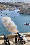 Sunset Modern Apt - Near Beach, Wifi & Cable TV