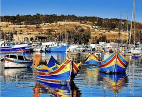 Sunset Modern Apt - Near Beach, Wifi & Cable TV