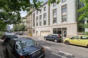 Apartment Lobzowska Cracow by Renters