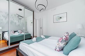 Apartment Lobzowska Cracow by Renters