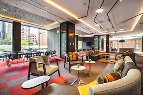 Holiday Inn Express Melbourne Little Collins by IHG