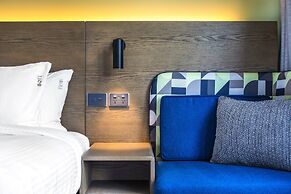 Holiday Inn Express Melbourne Little Collins by IHG