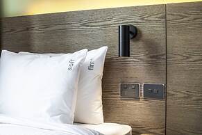 Holiday Inn Express Melbourne Little Collins by IHG