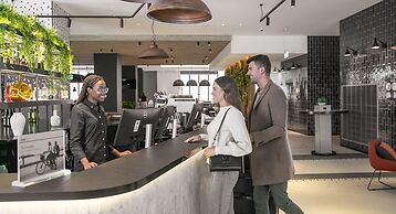 Holiday Inn Express Melbourne Little Collins by IHG